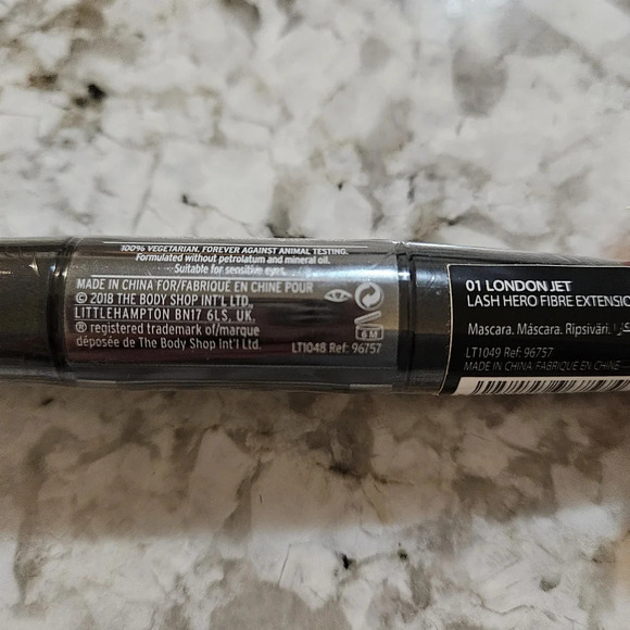 The Body Shop Lash Hero Fibre Extension Mascara NWT - Picture 2 of 2